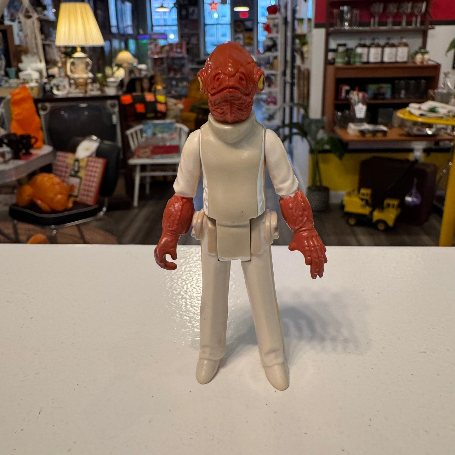 Star Wars Admiral Ackbar Action Figure (1983 Kenner — Return of the Jedi)