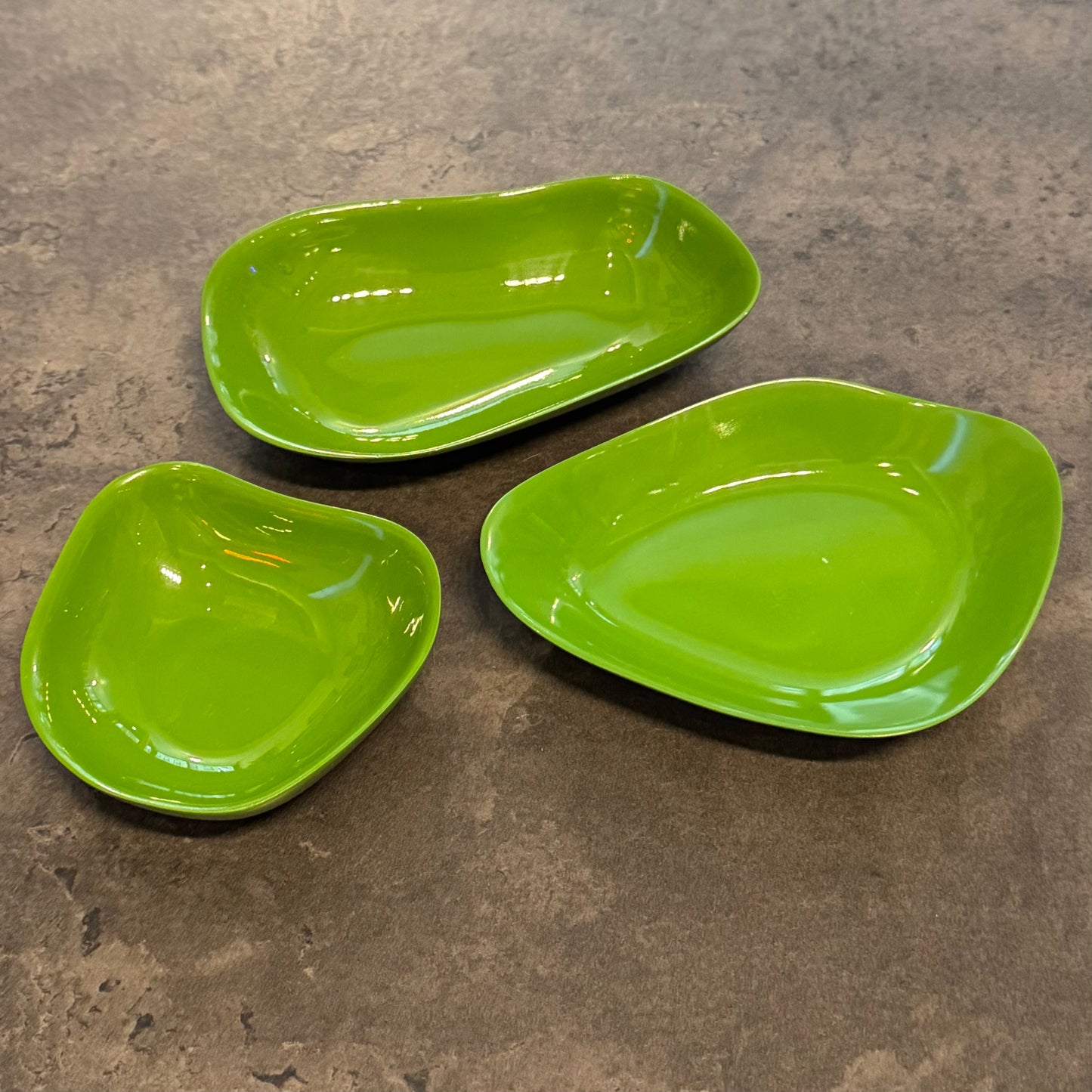 Set of 3 Green Plastic Retro Dishes