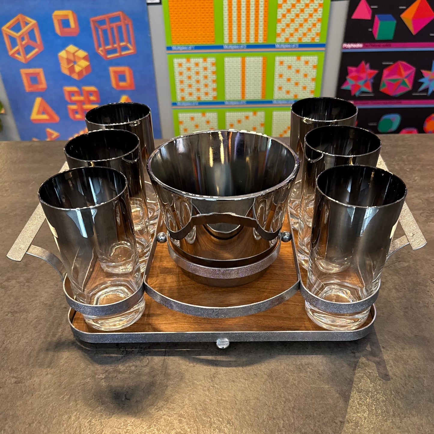 Dorothy Thorpe Art Deco 7 Piece Barware Set With Caddy/Tray