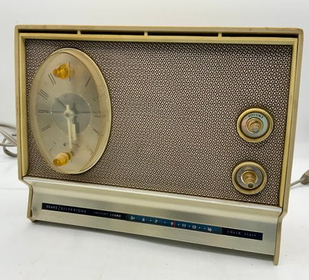 Vintage Sears Silvertone Radio