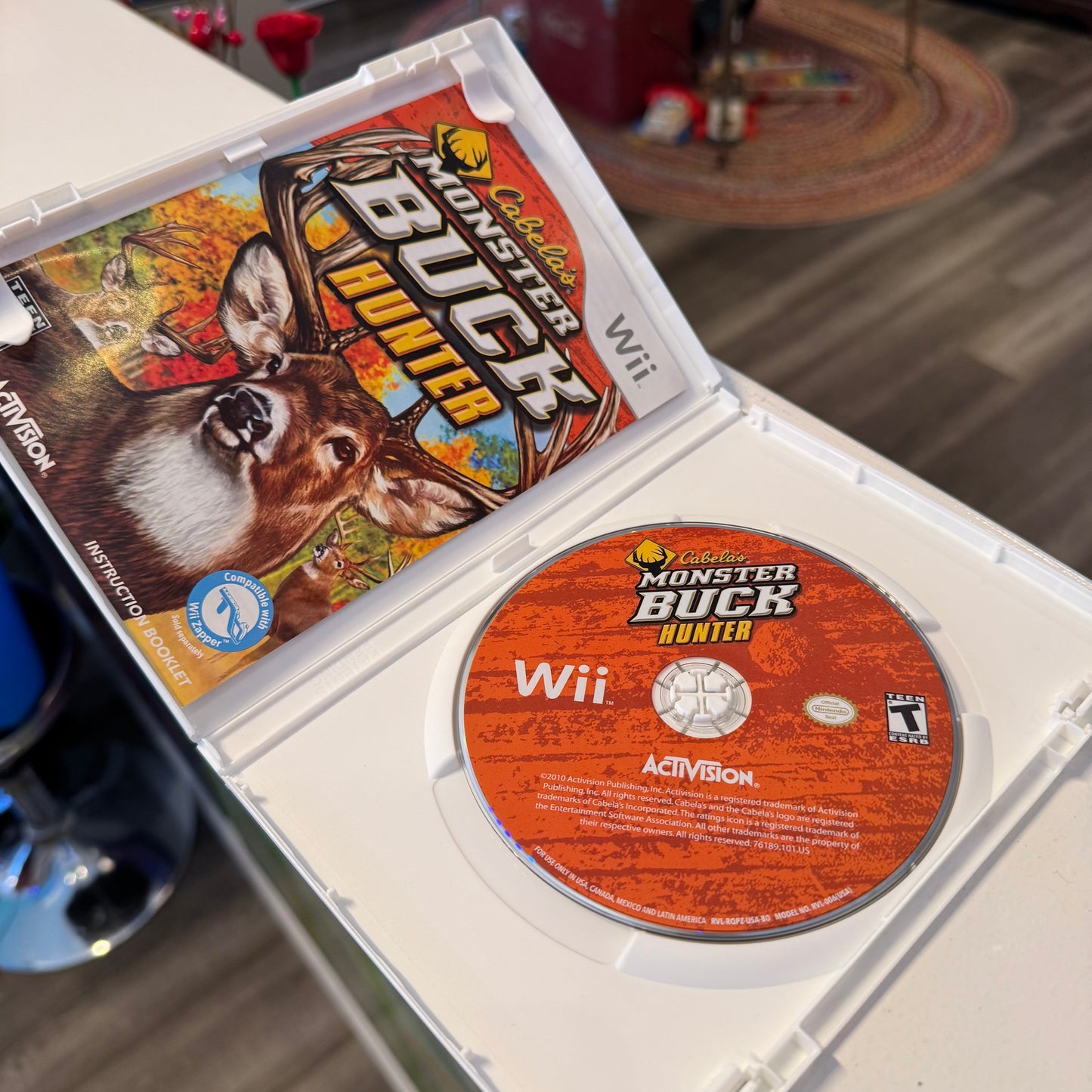 Wii Cabela's Monster Buck Hunter Game + Gun Case