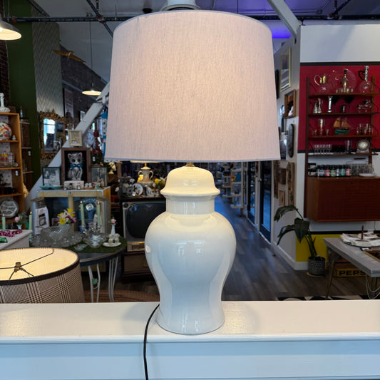 1980s White Glazed Ginger Jar Ceramic Table Lamp – Hollywood Regency Style