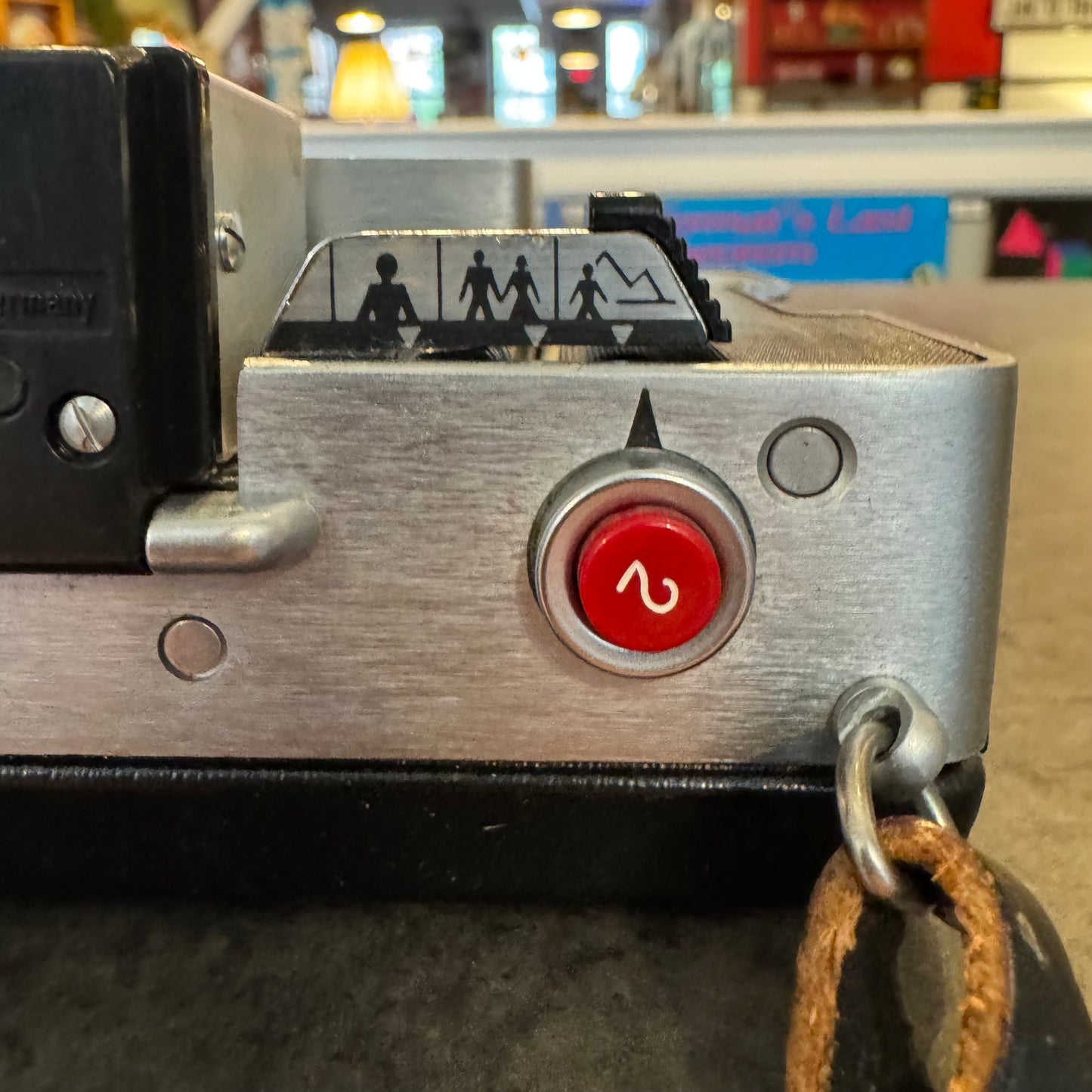 Vintage Polaroid Land Camera Model Automatic 250 – Working