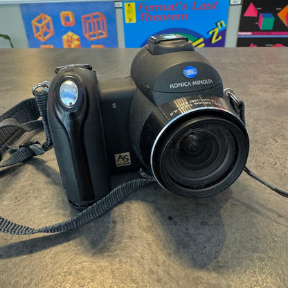 Konica Minolta Dimage Z5 w/ 2GB Memory Card Working