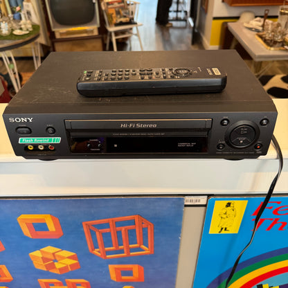 Sony Model SLV-N500 VCR w/Remote Working