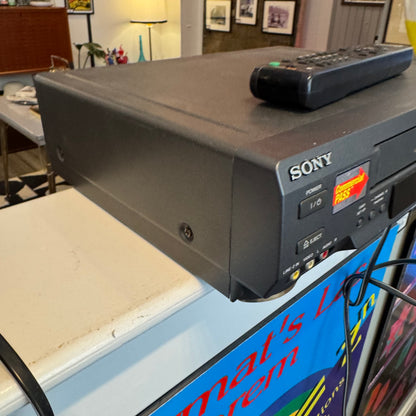 Sony Model SLV-AX10 VCR w/Remote Working
