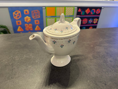 Homer Laughlin Teapot and Creamer