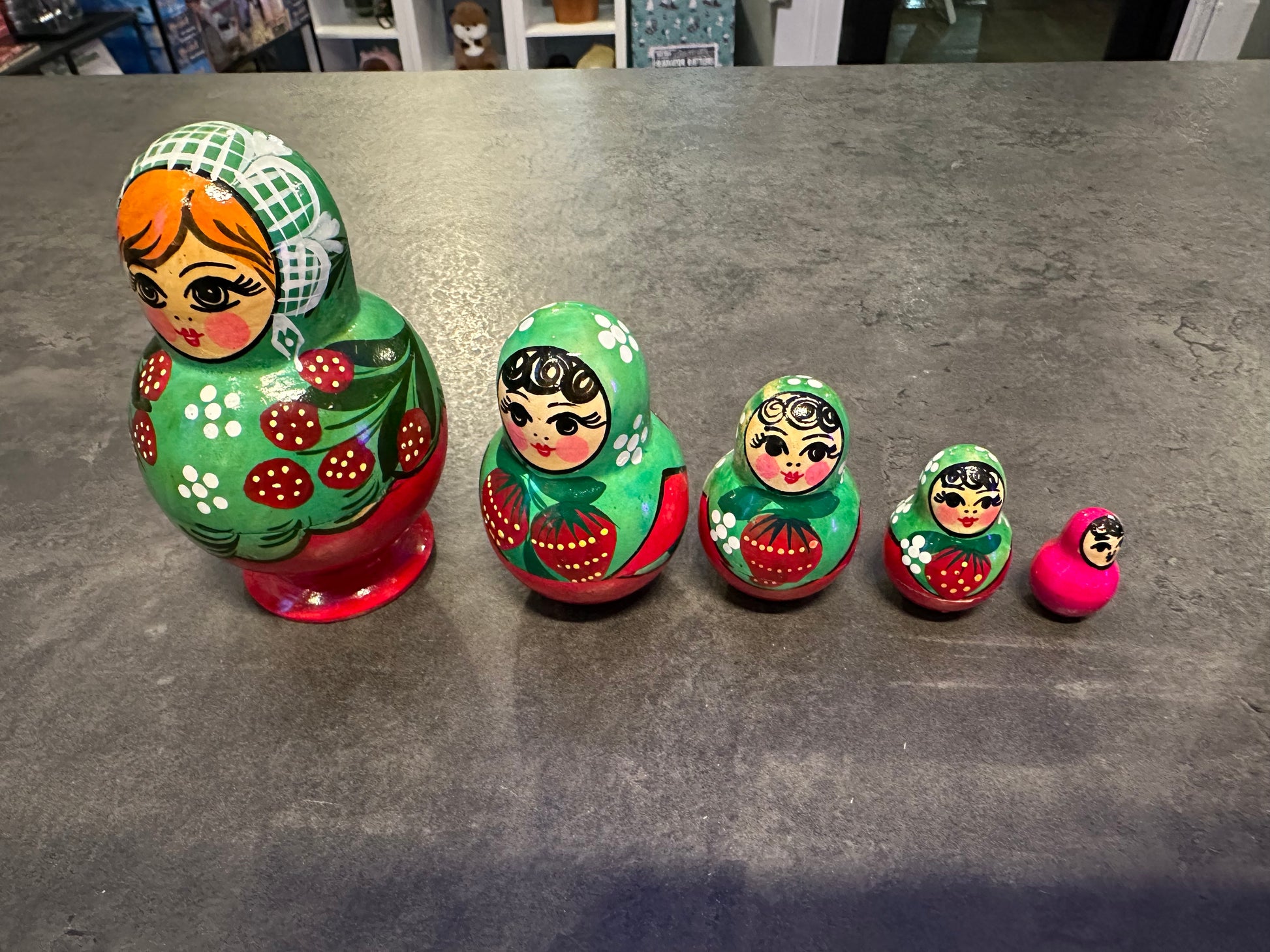5 Piece Nesting Dolls Red