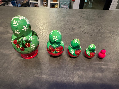 5 Piece Nesting Dolls Red