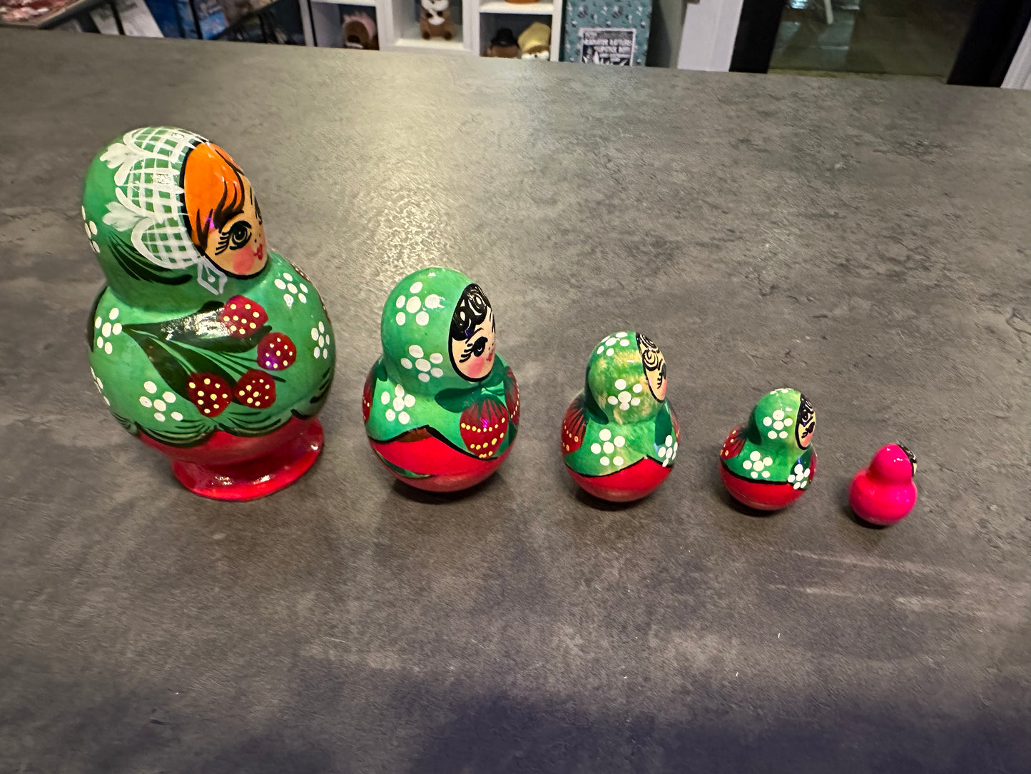5 Piece Nesting Dolls Red