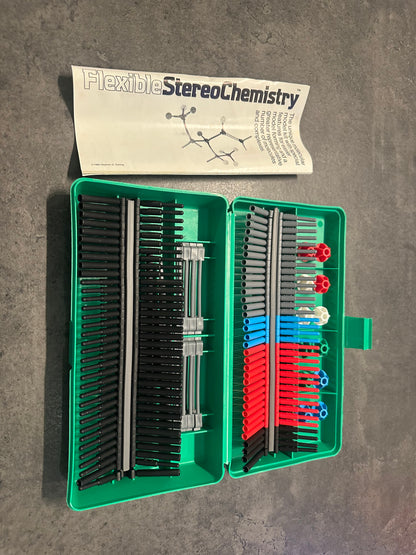 Flexible Stereo Chemistry Molecular Model Kit